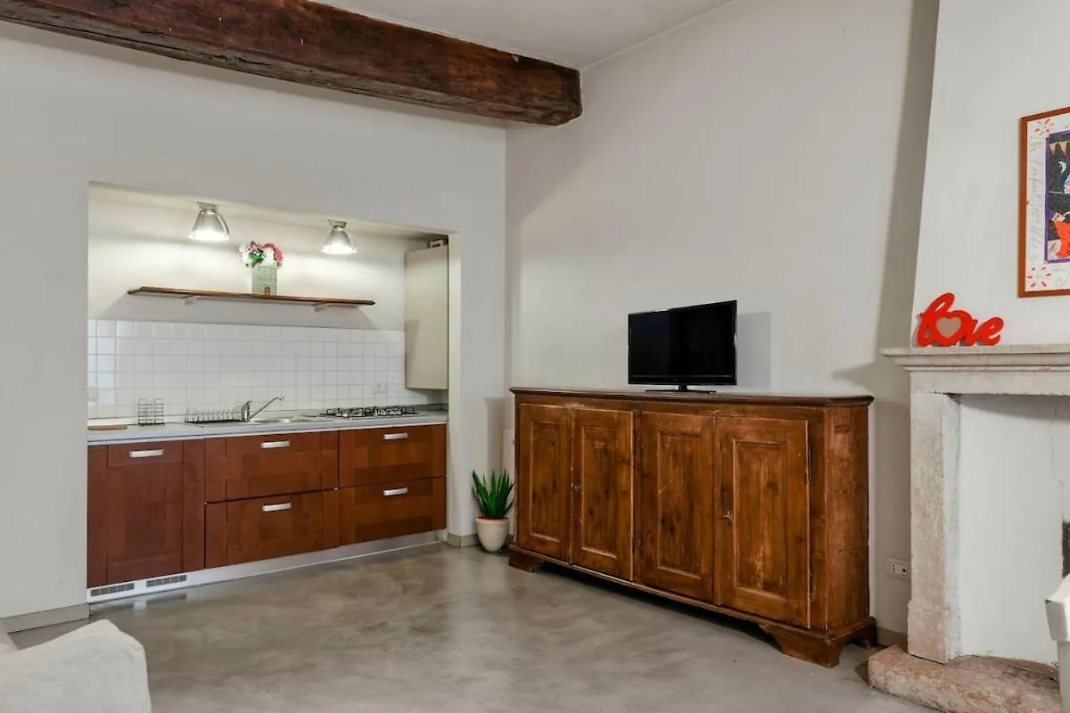 Loggia Apartment - Brescia City Center - By Host4U