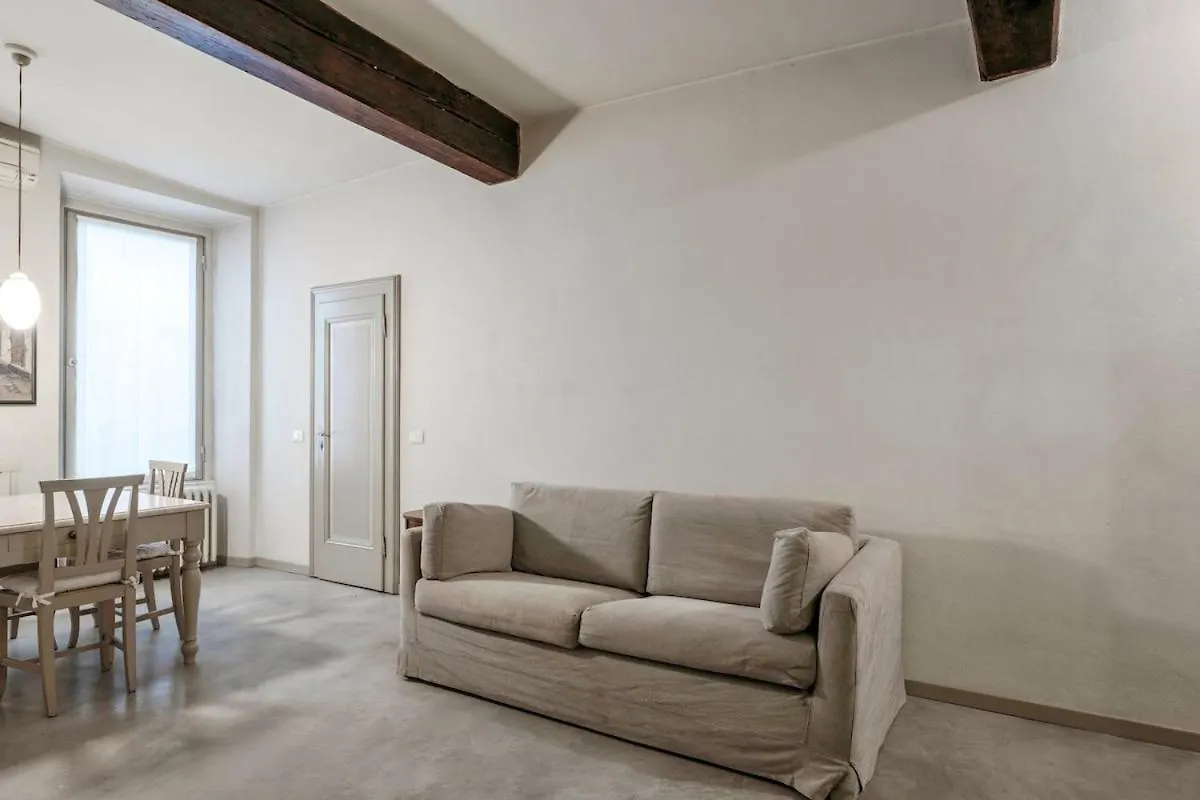 Loggia Apartment - Brescia City Center - By Host4U Italy