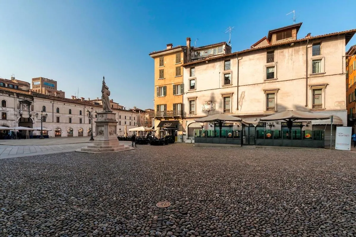 Loggia Apartment - Brescia City Center - By Host4U