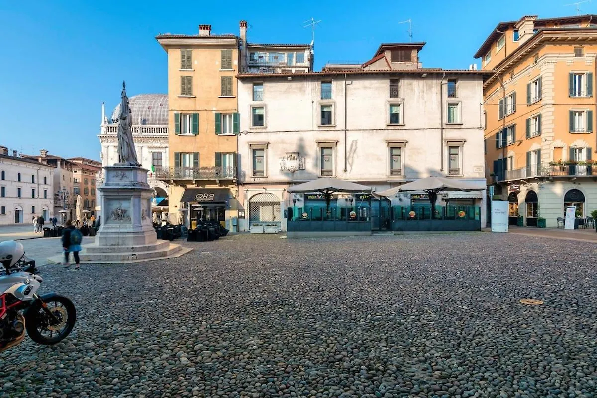 Loggia Apartment - Brescia City Center - By Host4U
