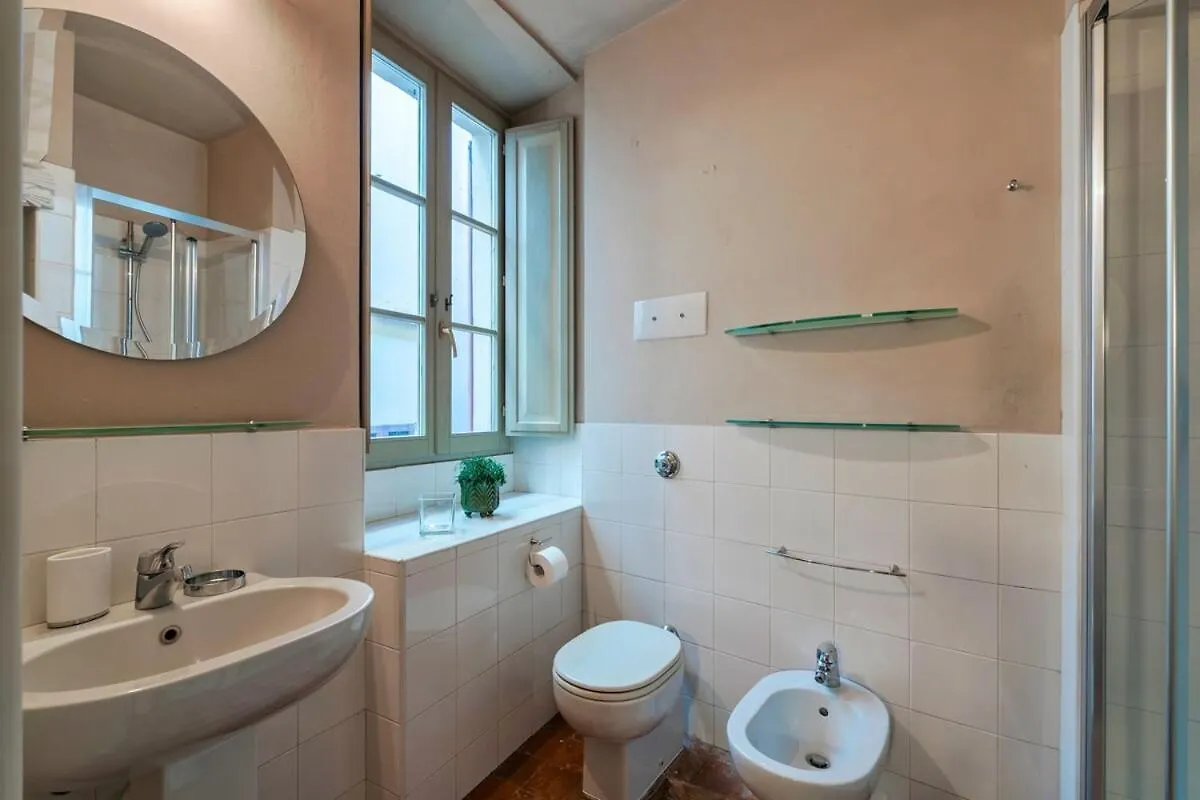 Loggia Apartment - Brescia City Center - By Host4U 0*,  Italy