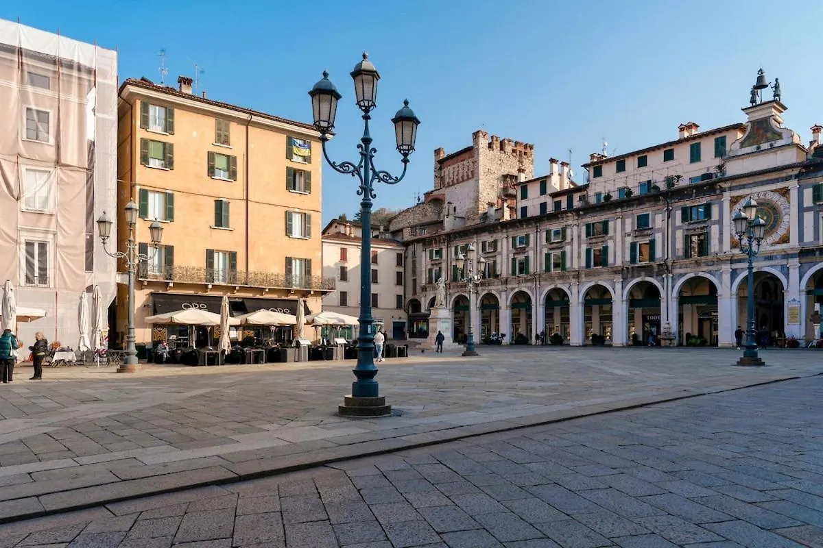 Loggia Apartment - Brescia City Center - By Host4U Italy
