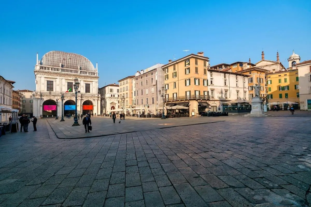 Loggia Apartment - Brescia City Center - By Host4U